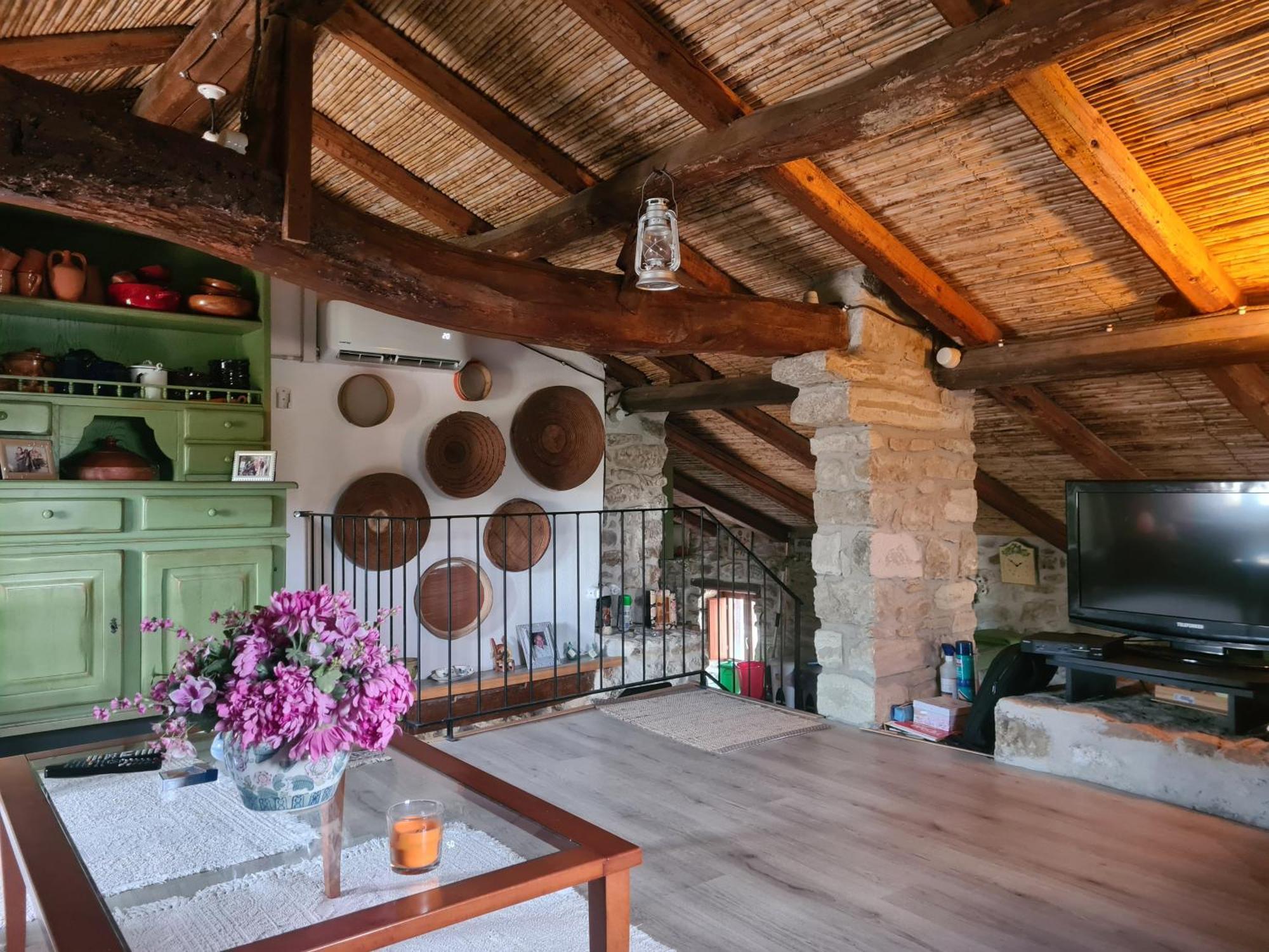 Вилла Casa Di Pietra Usellus Экстерьер фото