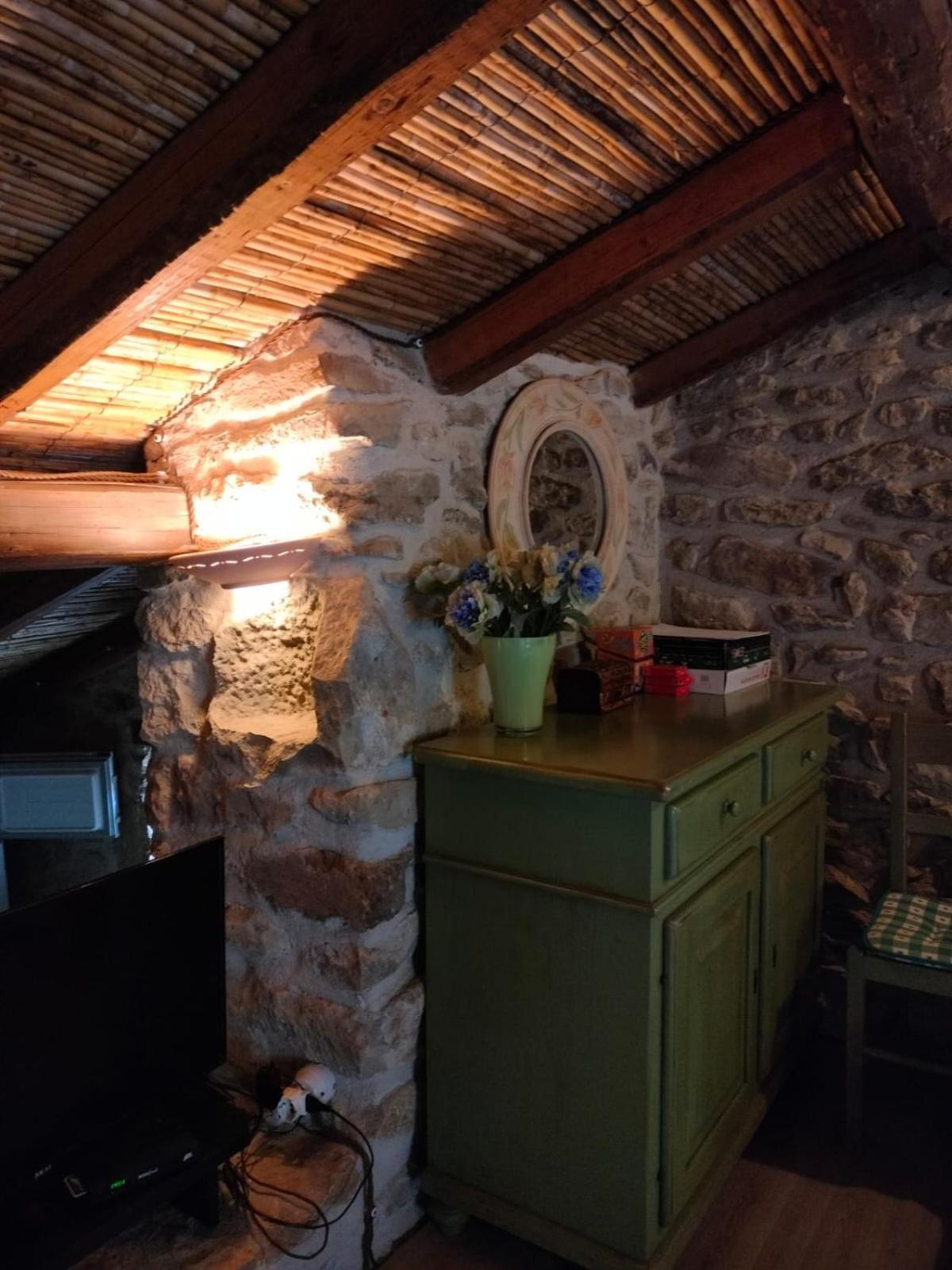 Вилла Casa Di Pietra Usellus Экстерьер фото